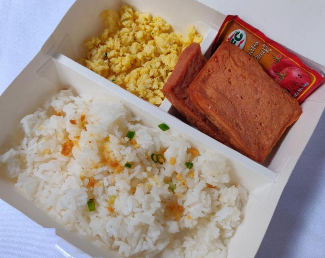 Reddoorz Plus @ Silk Residences Sta. Mesa Monthly Stay Manila Esterno foto
