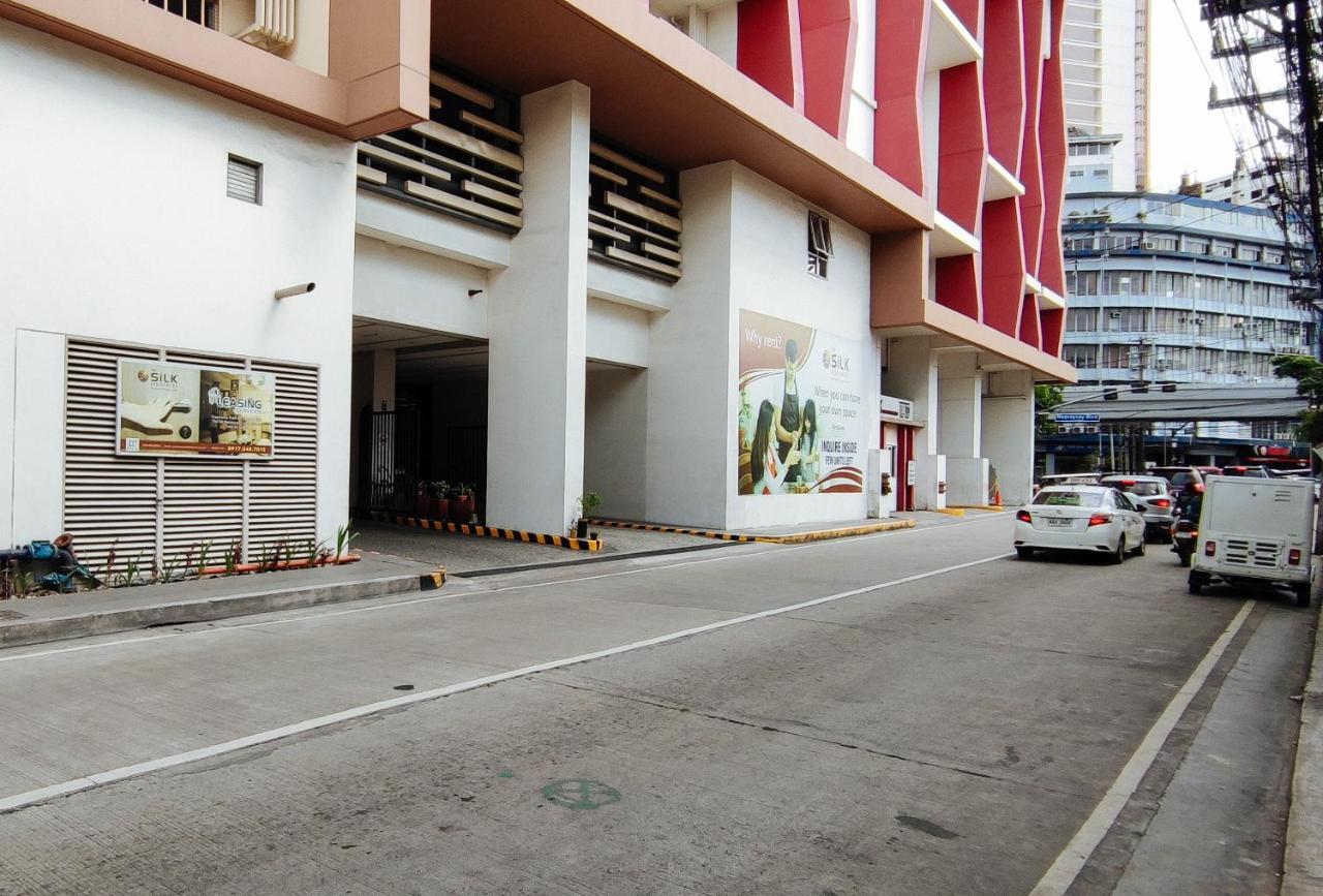 Reddoorz Plus @ Silk Residences Sta. Mesa Monthly Stay Manila Esterno foto