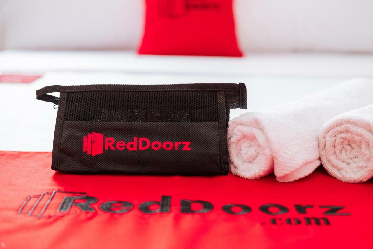 Reddoorz Plus @ Silk Residences Sta. Mesa Monthly Stay Manila Esterno foto