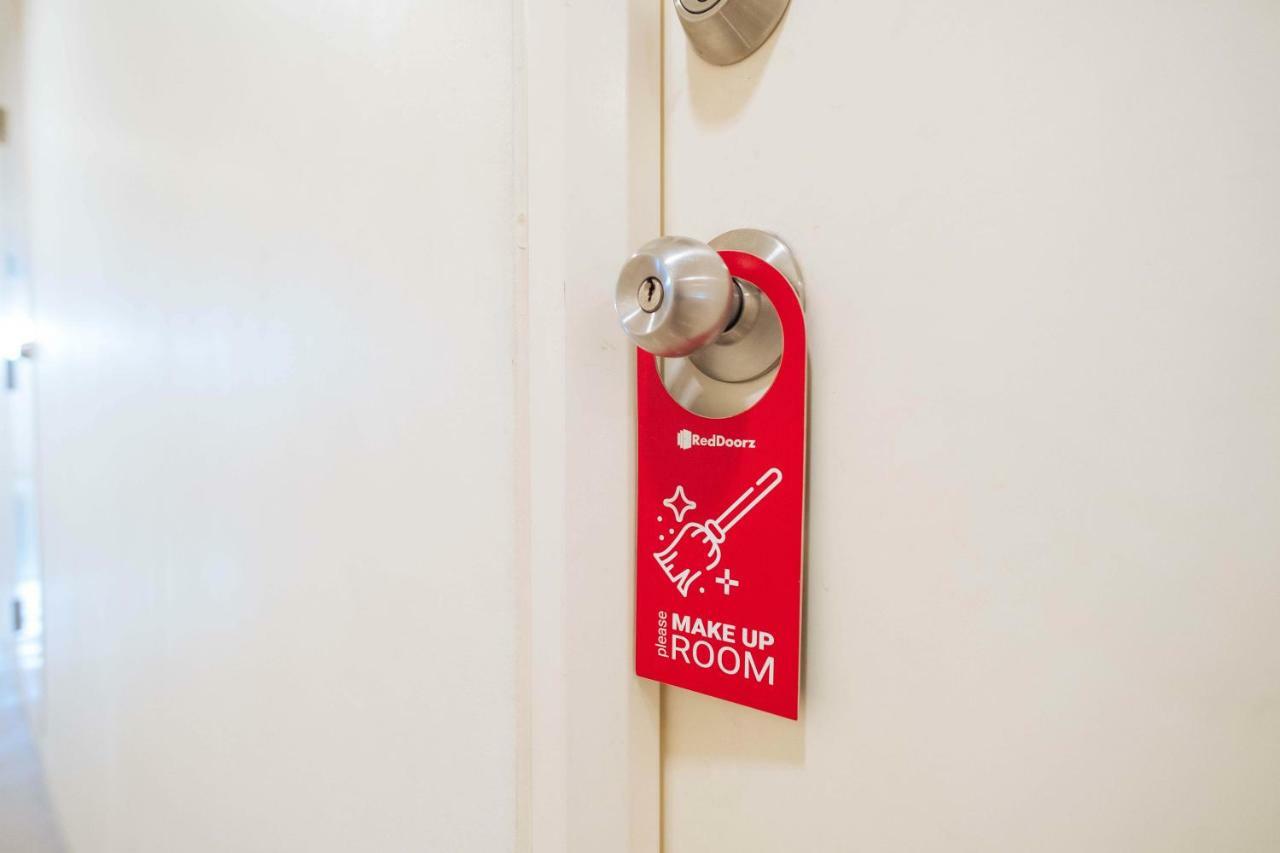 Reddoorz Plus @ Silk Residences Sta. Mesa Monthly Stay Manila Esterno foto
